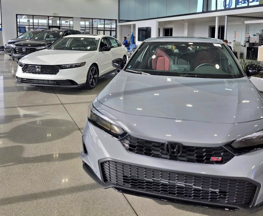 New Civic Si and Accord on the showroom floor